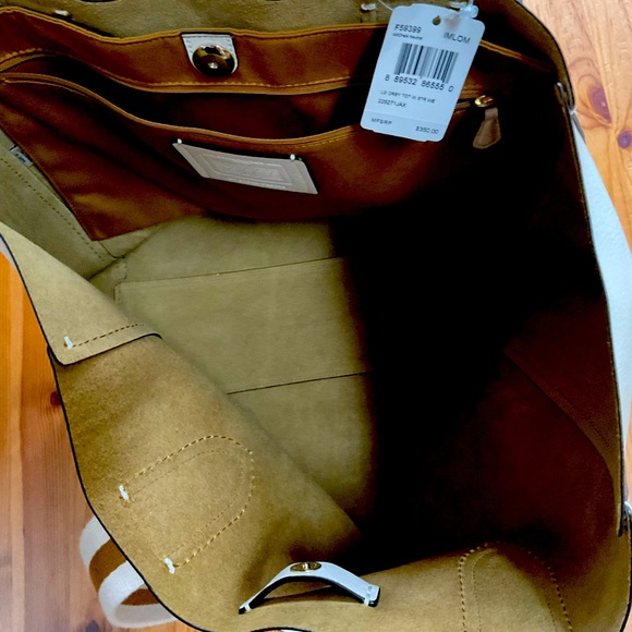COACH Derby Tote - AUTHENTIC - Picture 5 of 6